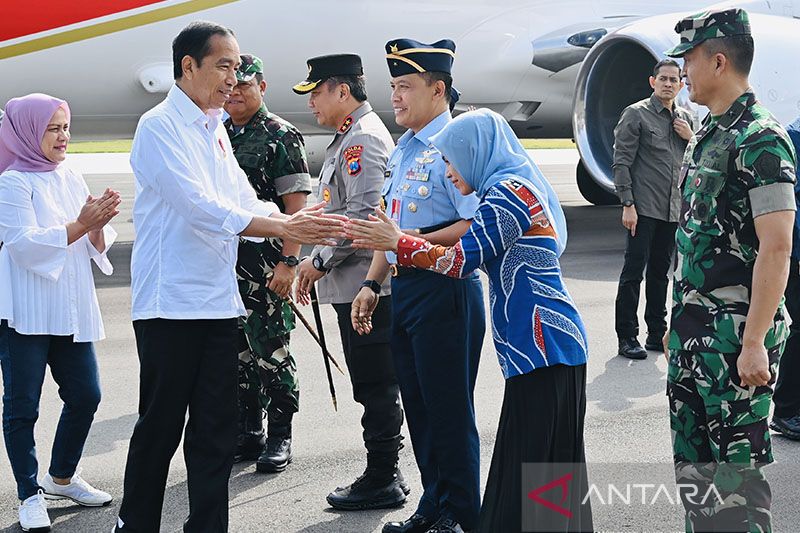 Presiden Jokowi sambangi PT Pindad untuk bahas potensi ekspor alutsista
