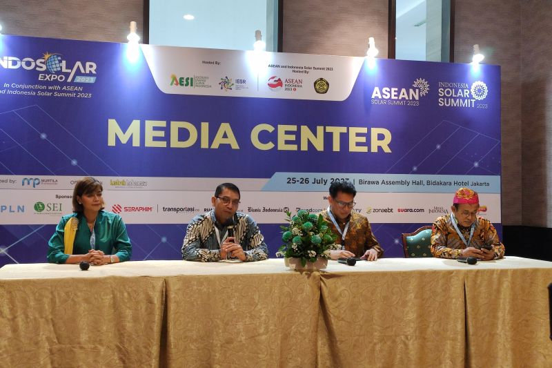 Kementerian ESDM: Revisi Permen PLTS Atap Rampung - ANTARA News