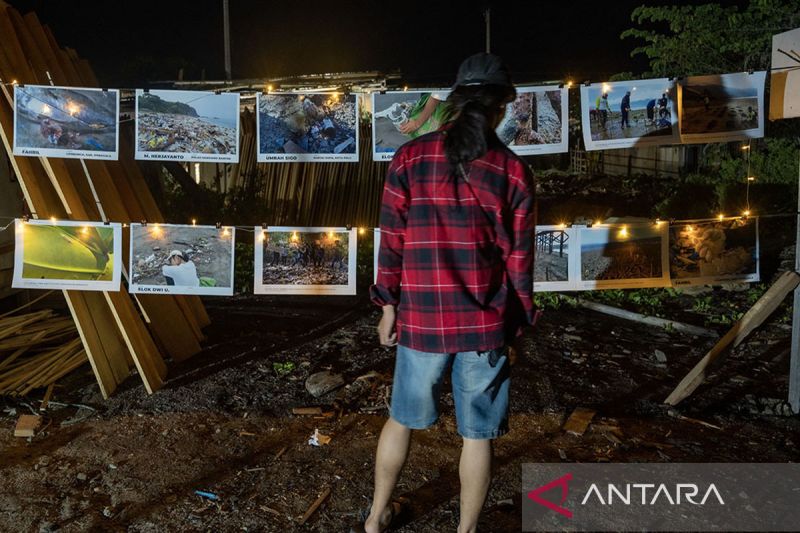 Pameran foto Hari Konservasi Mangrove Internasional