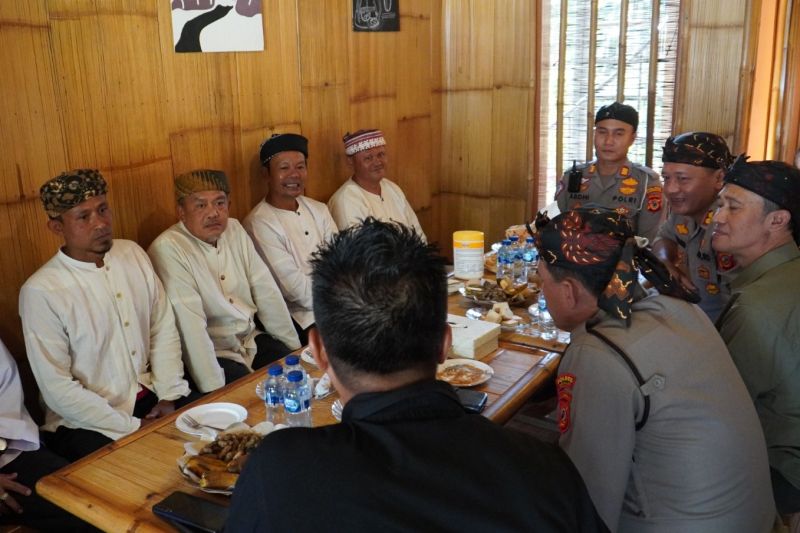 Polres Tasikmalaya atasi berbagai keluhan warga adat Kampung Naga