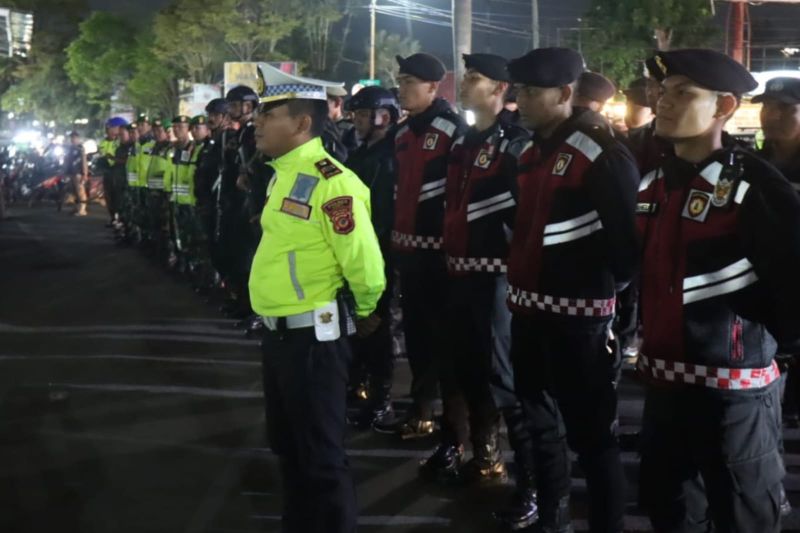 Polres Garut patroli pemberlakuan jam malam bagi pelajar