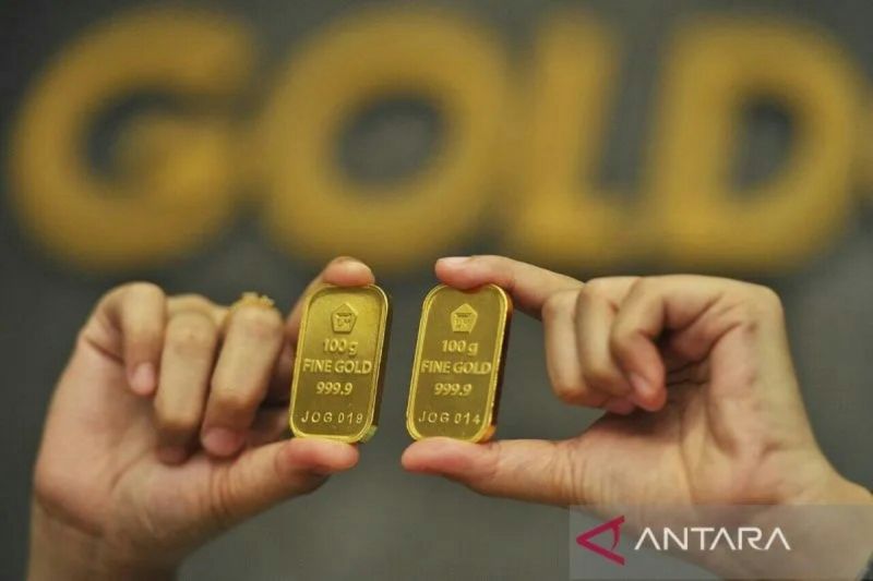 Harga emas Antam masih tidak berubah pada Rp1,319 juta per gram