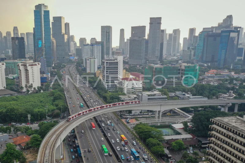 Jembatan LRT Kuningan dianggap bermasalah