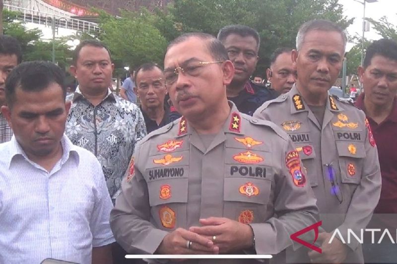 Heboh video polisi menginjak tempat shalat di Mesjid Raya Sumbar, ini penjelasannya