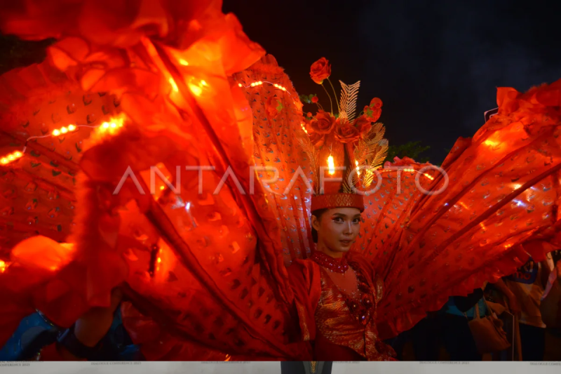 Pawai telong-telong Padang