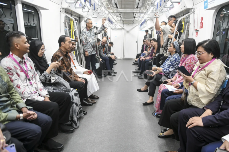 Presiden naik MRT Jakarta hadiri HUT ke-56 ASEAN