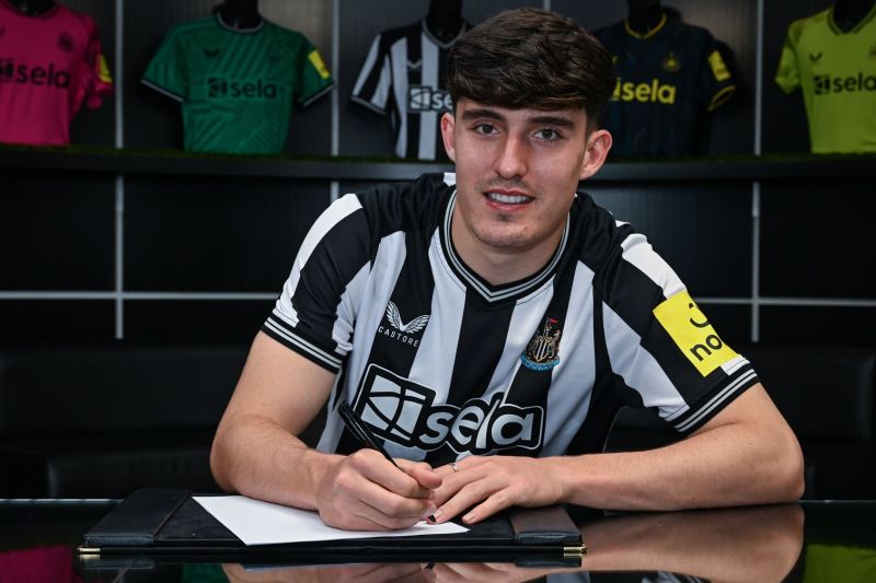 Newcastle United transfer Tino Livramento dari Southampton