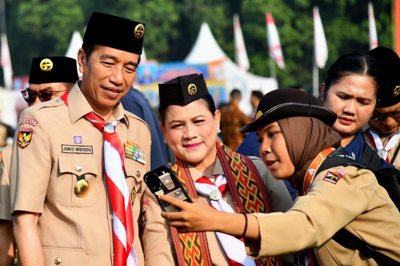 Presiden dan Ibu Iriana tinjau Raimuna Nasional XII di Cibubur