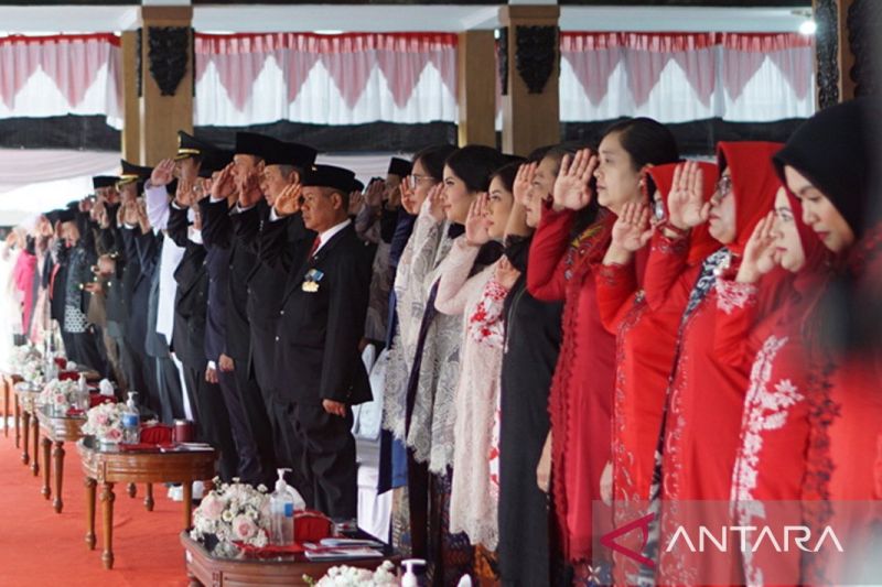 Susilo Bambang Yudhoyono hadiri detik-detik proklamasi di Pendopo Pacitan