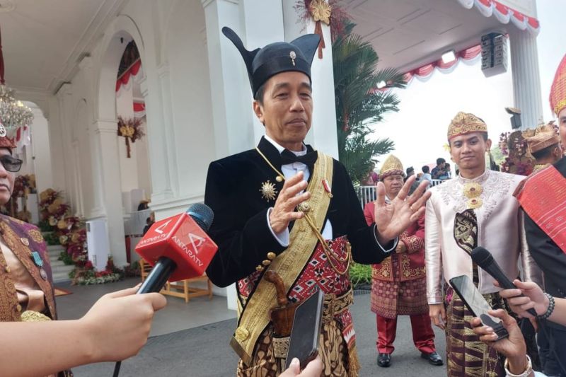 Presiden Joko Widodo kenakan baju adat Surakarta pada Upacara HUT ke-78 RI