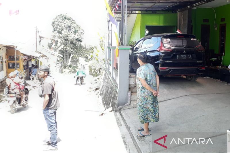 Gempa Banten dirasakan cukup kencang di Cianjur, warga berhamburan keluar rumah