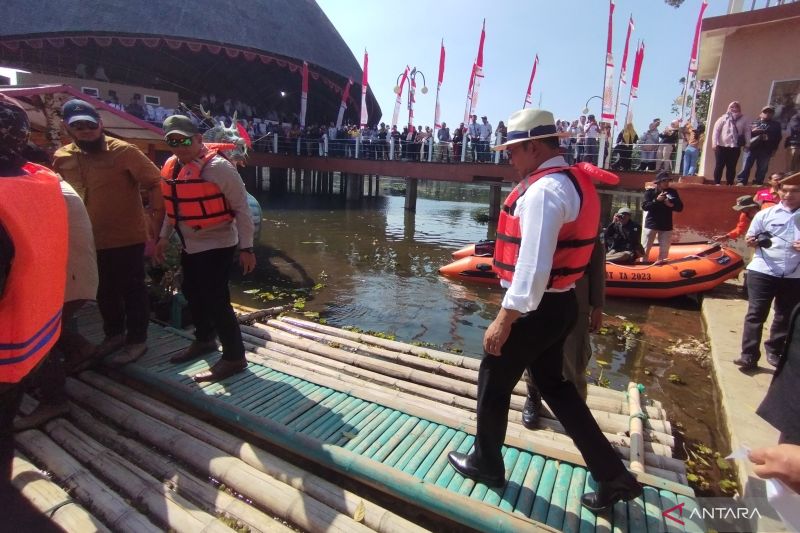 Gubernur Ridwan Kamil resmikan wisata kelas dunia Situ Bagendit di Garut