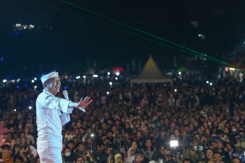 LSI Denny JA: Beda Dedi Mulyadi dan Ridwan Kamil untuk 'strong supporter' di Jawa Barat