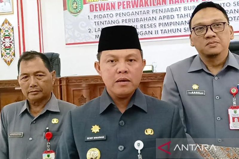 Pj Bupati Barsel Berangkatkan Guru Teladan Dan Siswa Berprestasi Ke