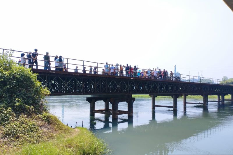 Warga Karawang minta proyek KCIC tak bongkar jembatan Parungnala