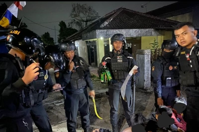 Polres Sukabumi Kota cegah tawuran remaja, belasan pelajar ditangkap