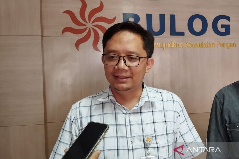 Bulog Cirebon distribusikan beras SPHP atasi kenaikan harga