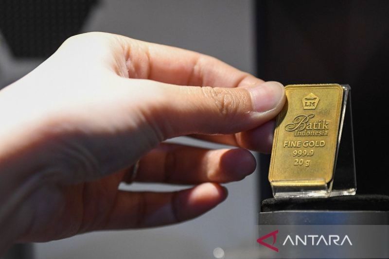Harga emas Antam naik jadi Rp1,075 juta per gram