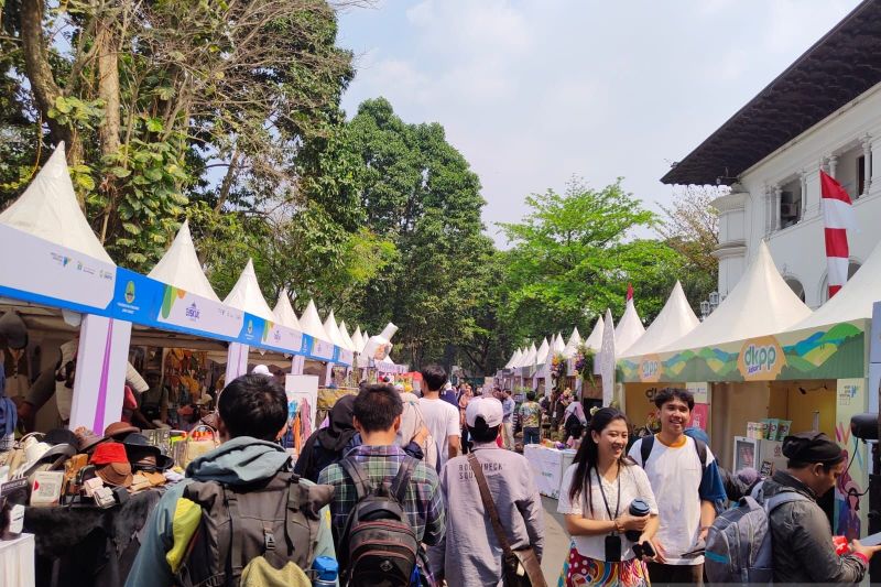 Ribuan warga padati West Java Festival 2023 di Bandung