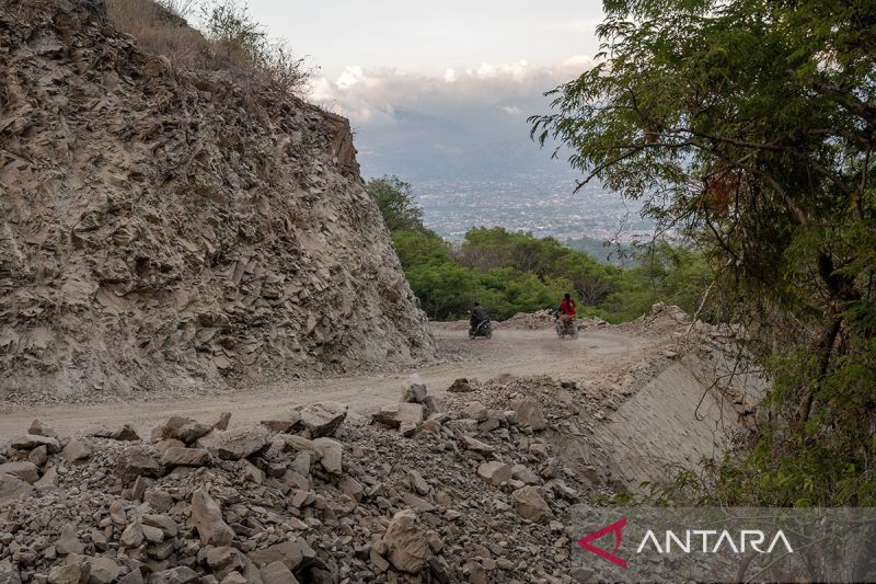 Peningkatan infrastruktur jalan desa wisata