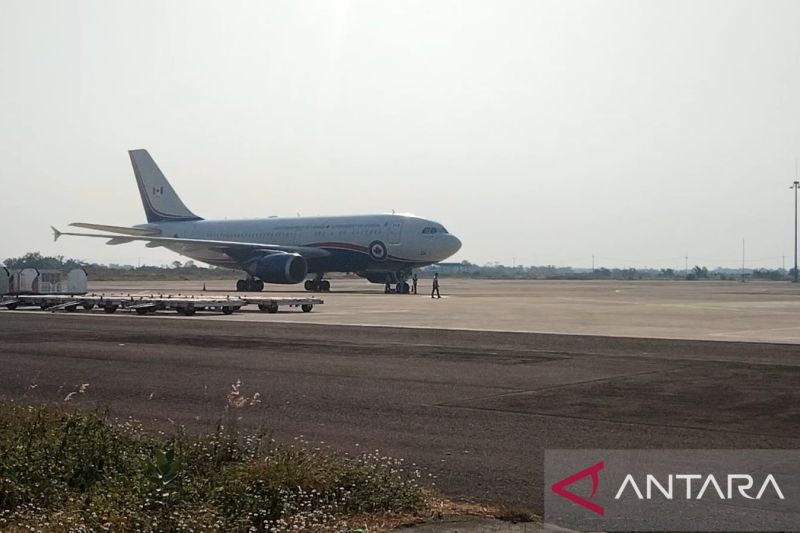 Pesawat PM Kanada menginap di Bandara Kertajati