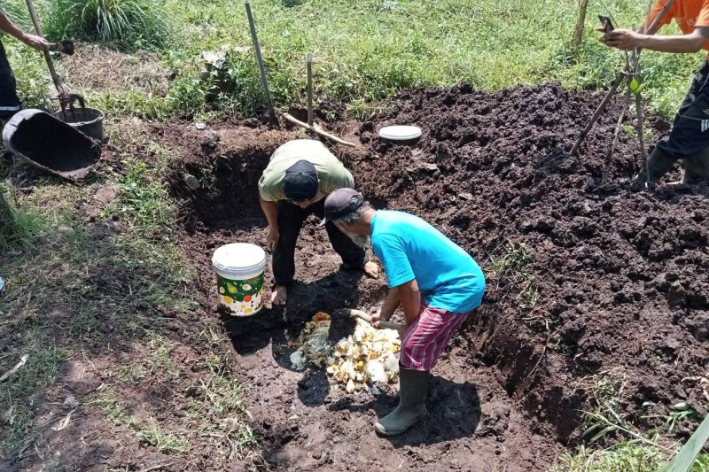 Warga Bandung diminta pilah sampah karena angkutan terbatas