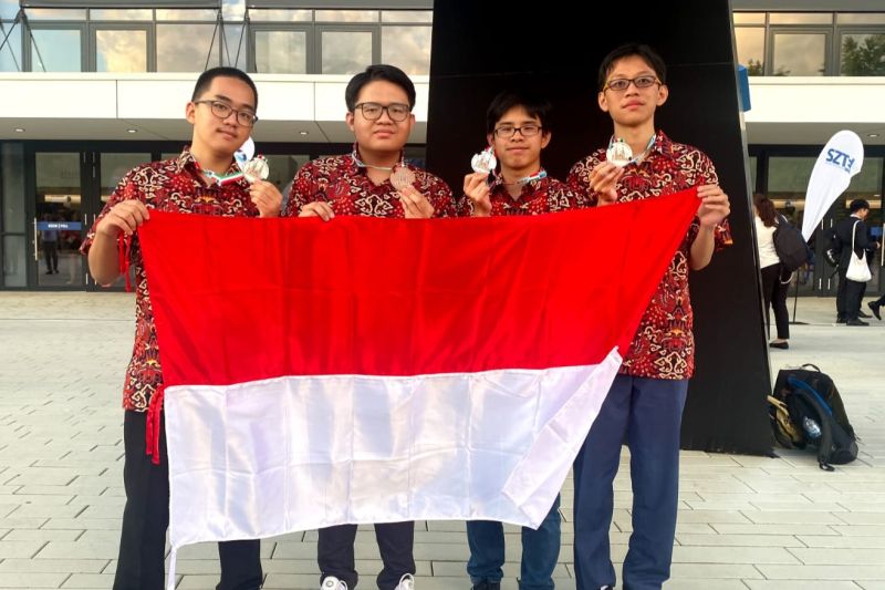 Tim Indonesia raih empat medali pada ajang informatika internasional