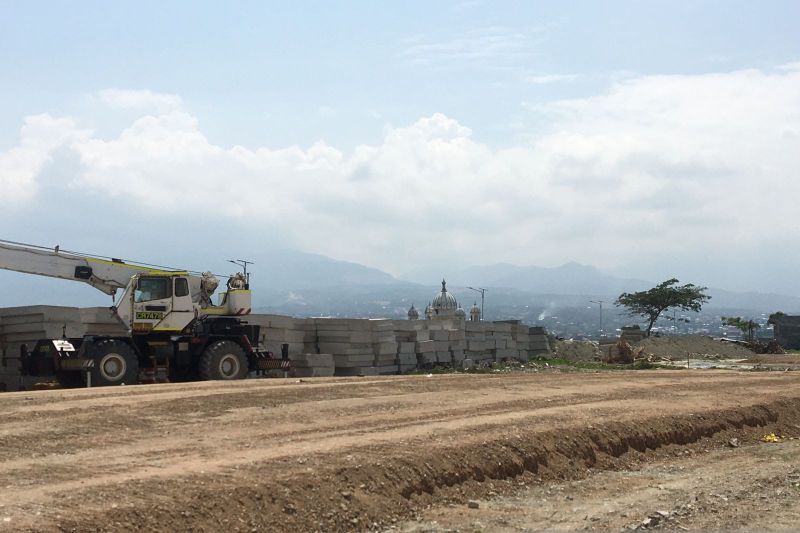 Pengerjaan infrastruktur jalan pascabenca Kota Palu