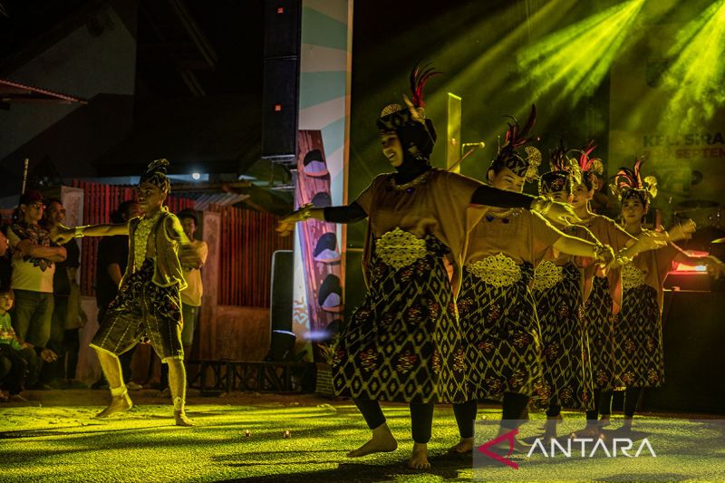 Festival Tangga Banggo di Kelurahan Siranindi Palu