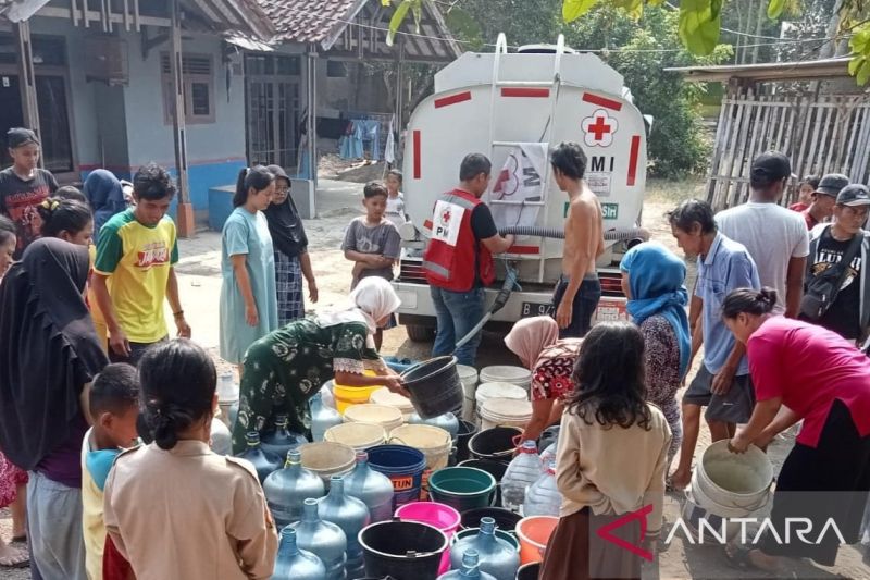 Pemkab Cianjur minta Perumdam dan PMI layani pendistribusian air setiap hari