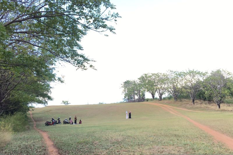 Keindahan alam terbentang di lapangan Golf Palu