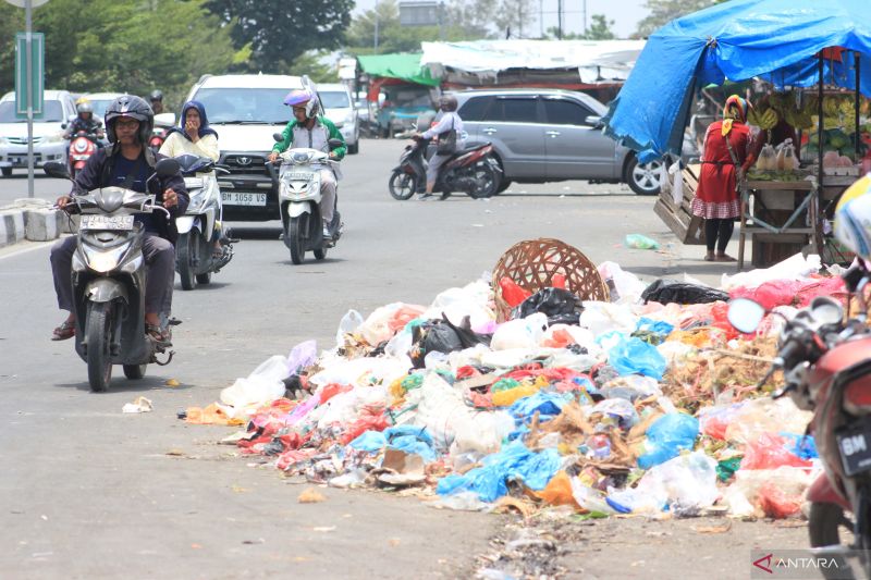FOTO - Menyaksikan tumpukan sampah di Kota Pekanbaru