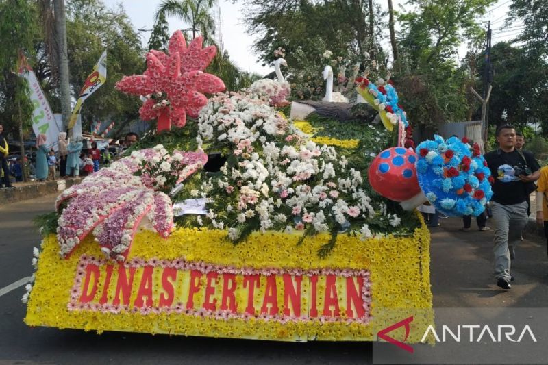 Bunga hias sebagai produk unggulan IKM Kabupaten Sukabumi