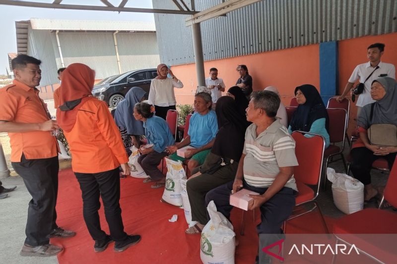 PT Pos jamin penyaluran bantuan beras di Cirebon lancar