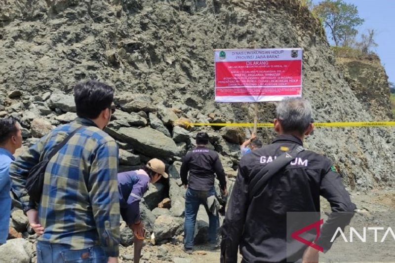DLH Jawa Barat tertibkan tambang andesit dan pasir ilegal di Sukabumi