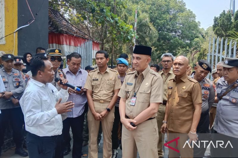 Pj Bupati Arief Jamin Kemudahan Investasi Di Bangkalan Antara News 0319