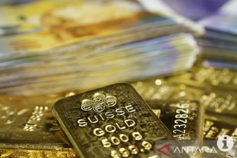 Harga emas naik tipis seiring pelemahan dolar AS