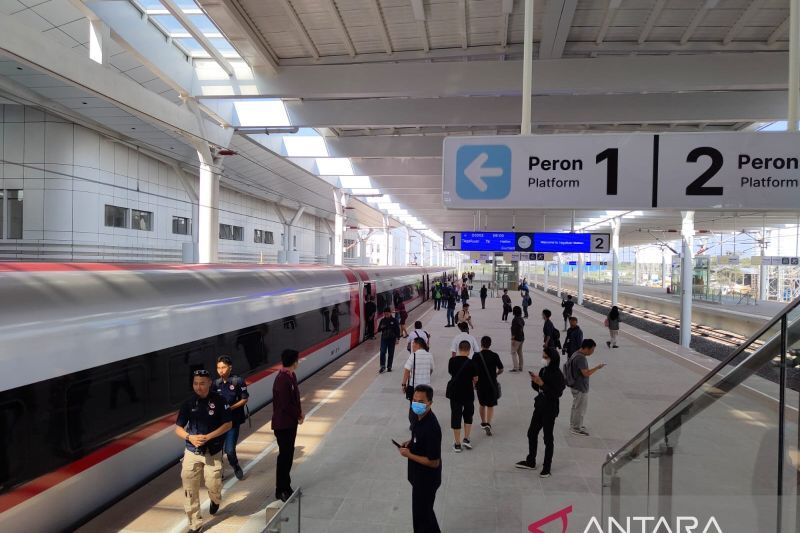 Presiden instruksikan Jawa Barat integrasikan Whoosh dengan transportasi di Bandung