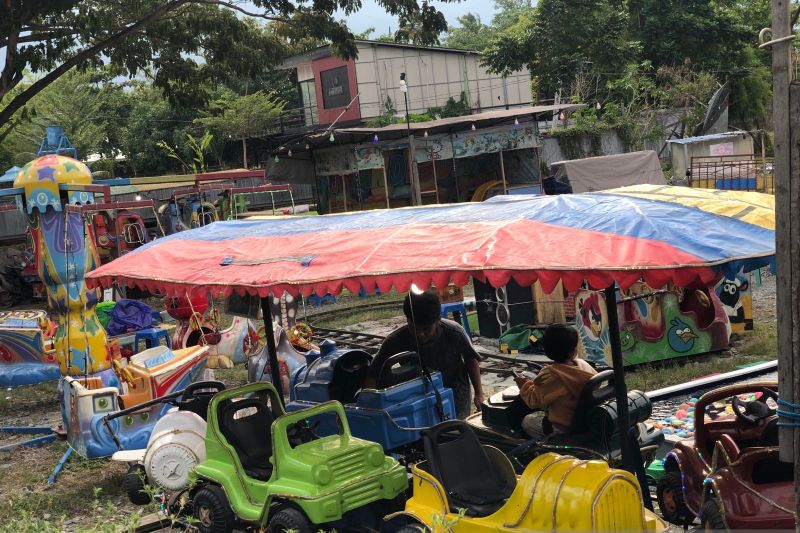 Serunya wahana bermain anak di Jembatan Lalove  