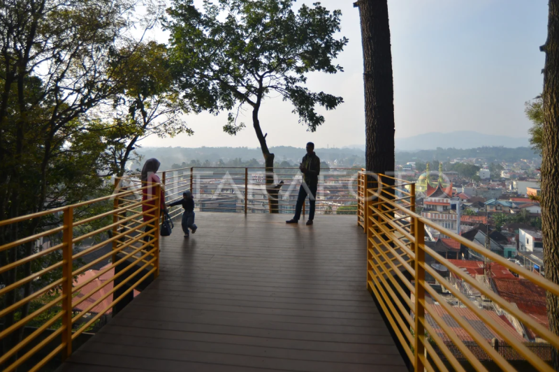 Skywalk Benteng Fort de Kock Bukittinggi