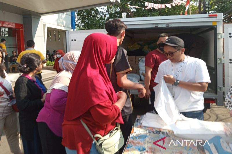 Kota Cirebon gencarkan operasi pasar murah kendalikan inflasi