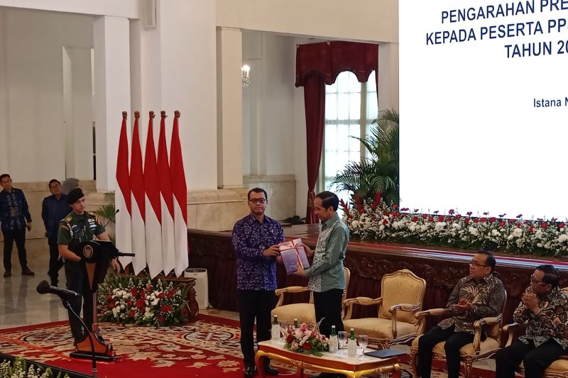 Pesan Jokowi: Jangan sampai kena kolonialisme modern dari barang impor