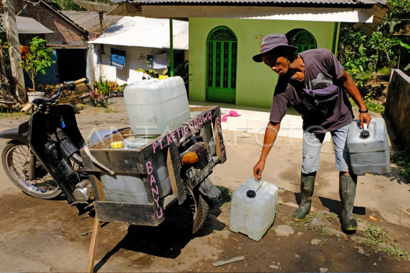 Penjual air musiman di Magelang