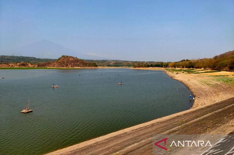 Waduk Setupatok mengering tak ganggu aktivitas pertanian Cirebon