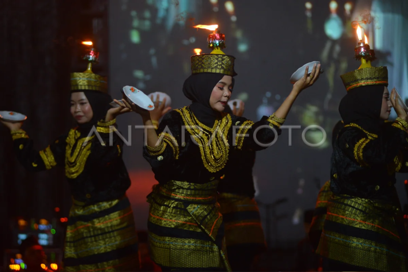 Panggung apresiasi seni Pekan Kebudayaan Daerah Sumbar
