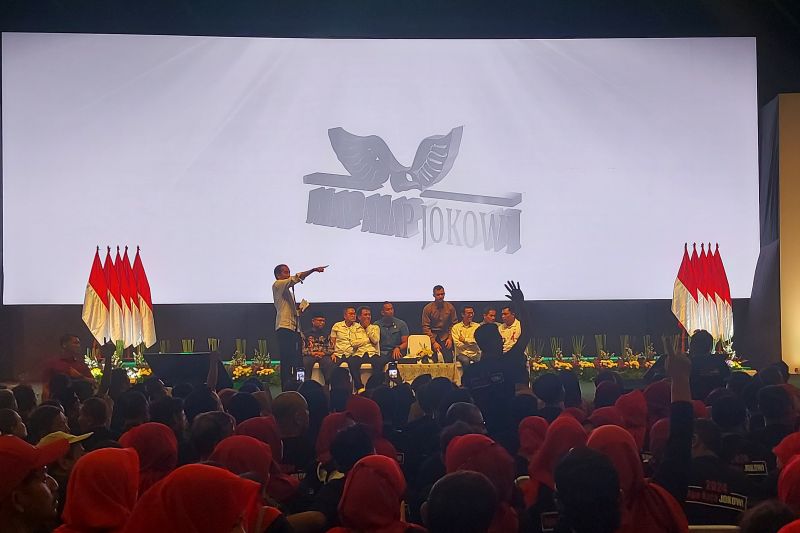 Jokowi dan Kaesang hadiri Konsolidasi Nasional Relawan Alap-Alap di Bogor