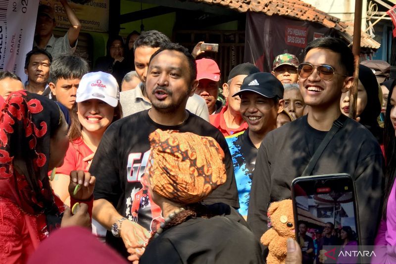 Kaesang blusukan ke Kiaracondong Bandung kenalkan diri sebagai Ketum PSI