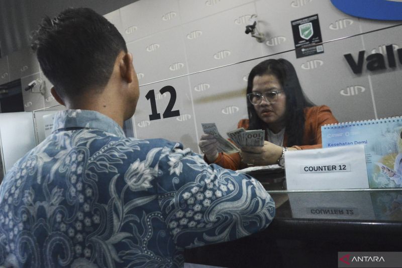 Kurs rupiah melemah jadi Rp15.800 dipengaruhi data ekonomi AS yang solid