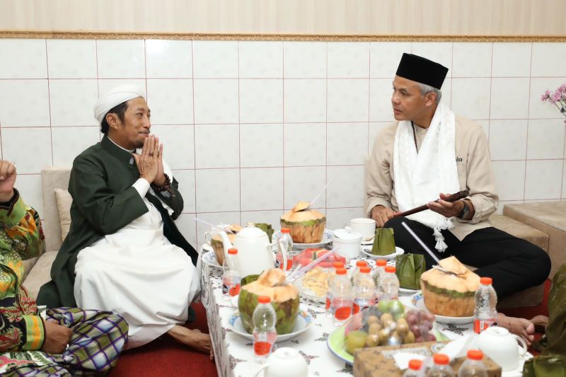 Pesantren Gedongan Cirebon harap Ganjar Pranowo bantu bangun perguruan tinggi