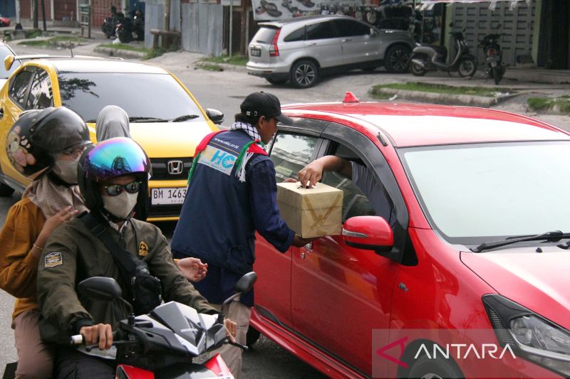 FOTO - Aksi pengumpulan donasi Peduli Palestina di Dumai